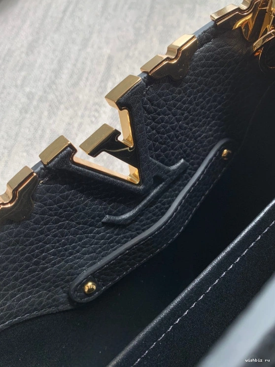 WIS MINI LOUIS CAPUCINES VUITTON 1121